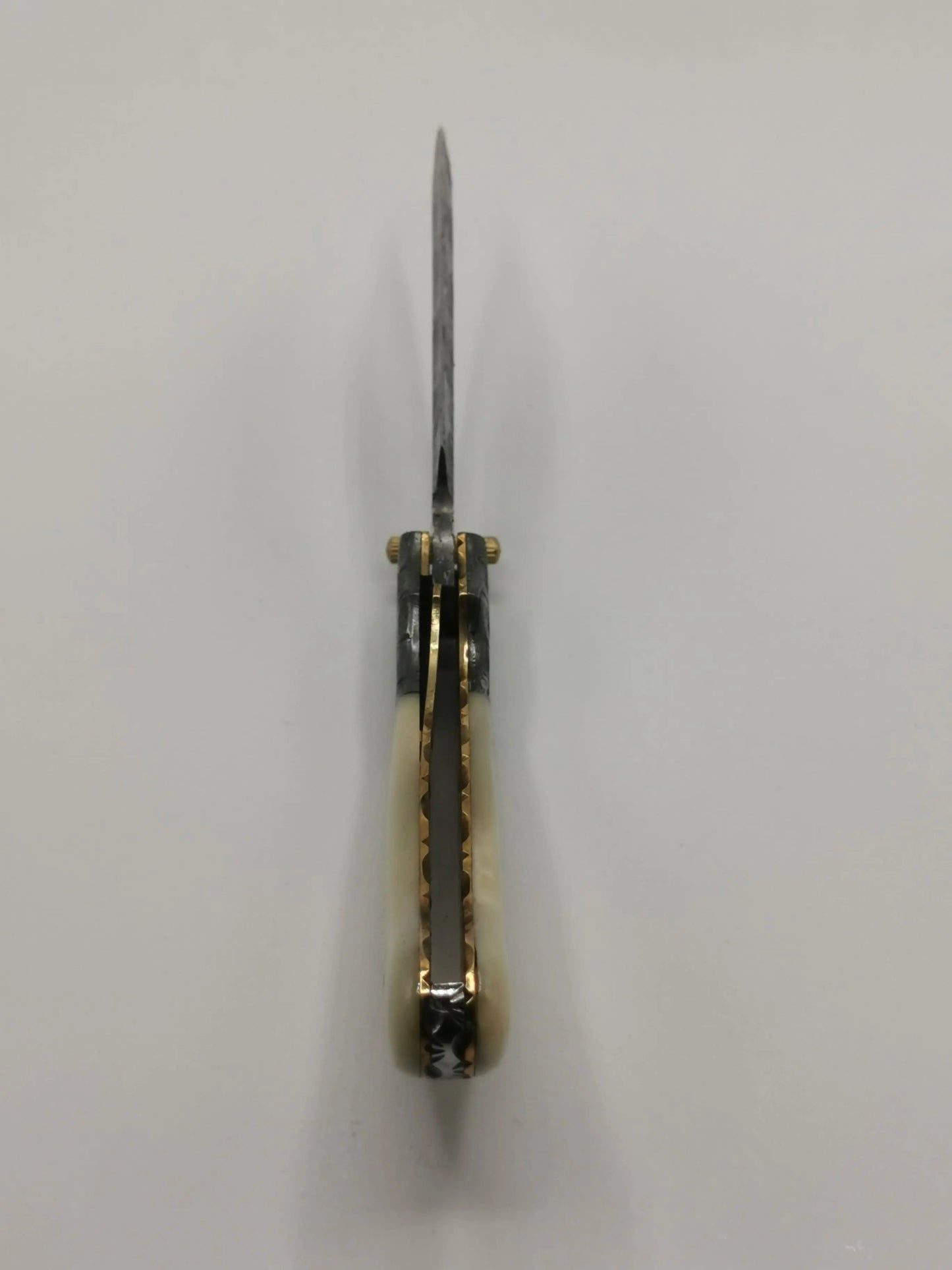 Couteau de Poche en Damas - Le Pastourel Hosteel