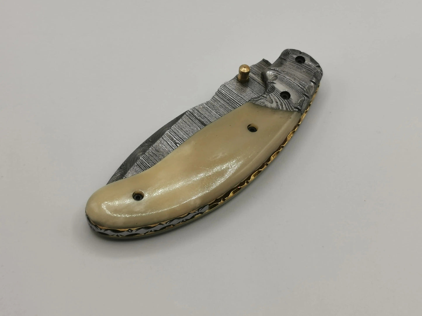 Couteau de Poche en Damas - Le Pastourel Hosteel