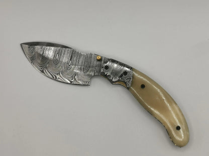 Couteau de Poche en Damas - Le Pastourel Hosteel