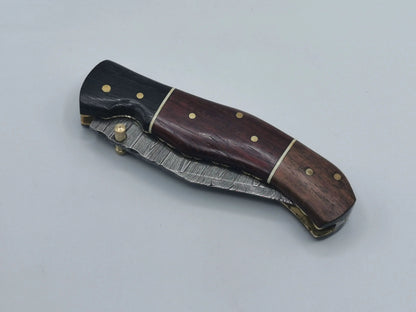 Couteau de Poche en Damas - Le Roucas Hosteel