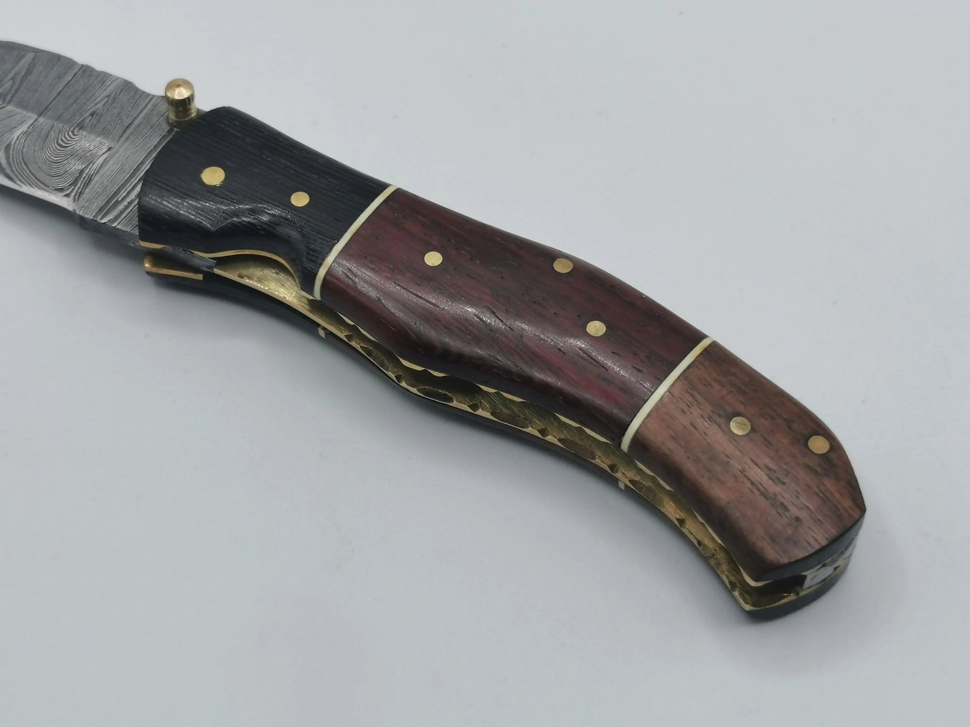 Couteau de Poche en Damas - Le Roucas Hosteel