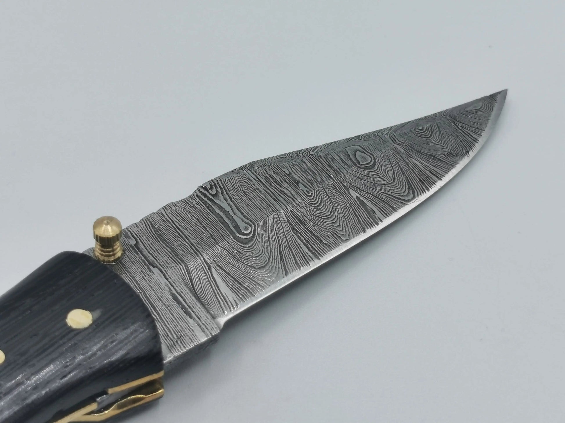 Couteau de Poche en Damas - Le Roucas Hosteel