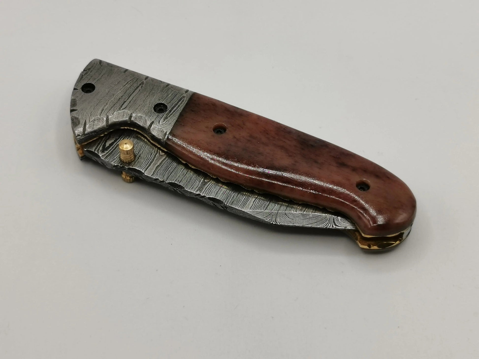 Couteau de Poche en Damas - Le Roussano Hosteel