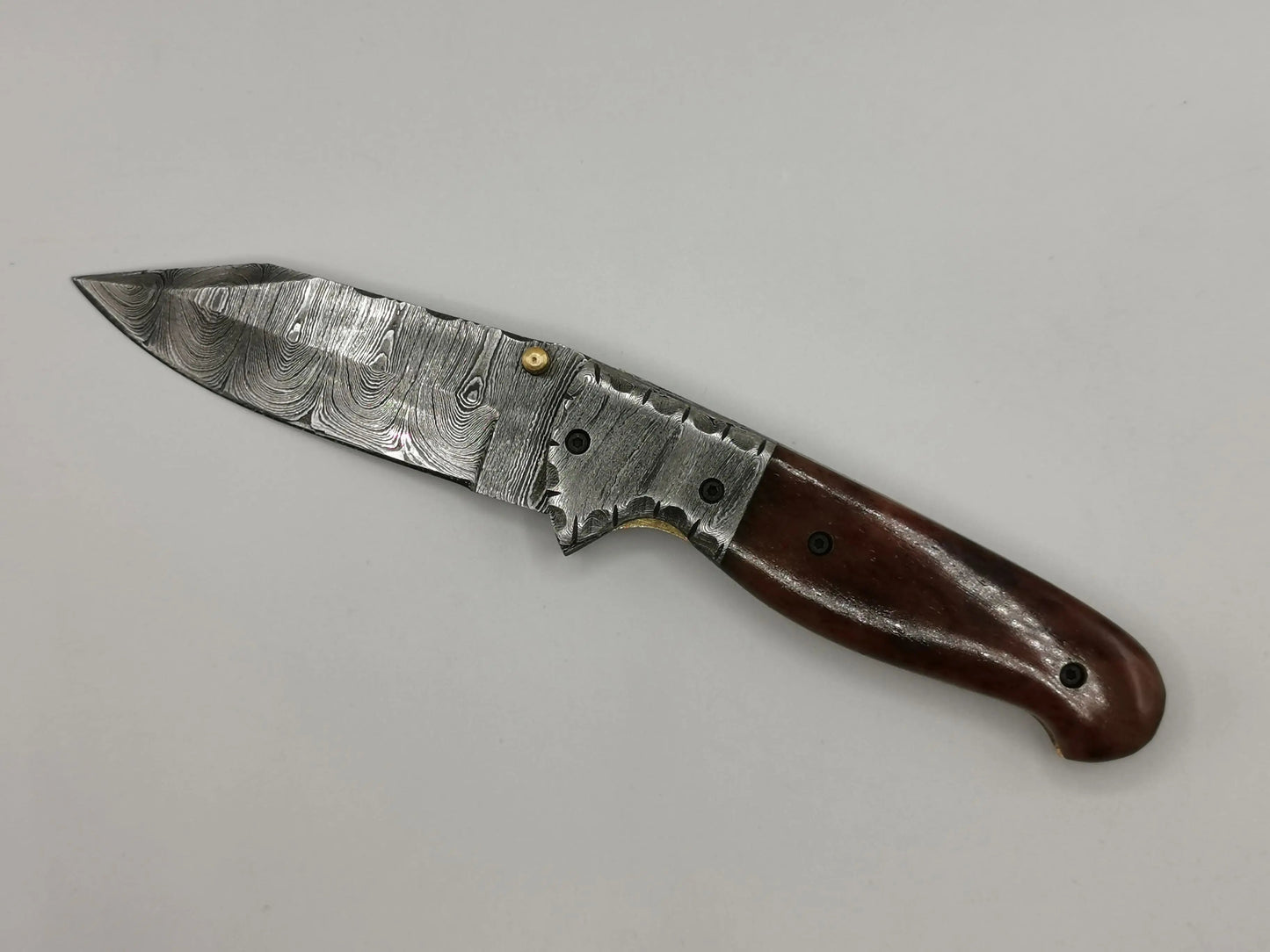 Couteau de Poche en Damas - Le Roussano Hosteel