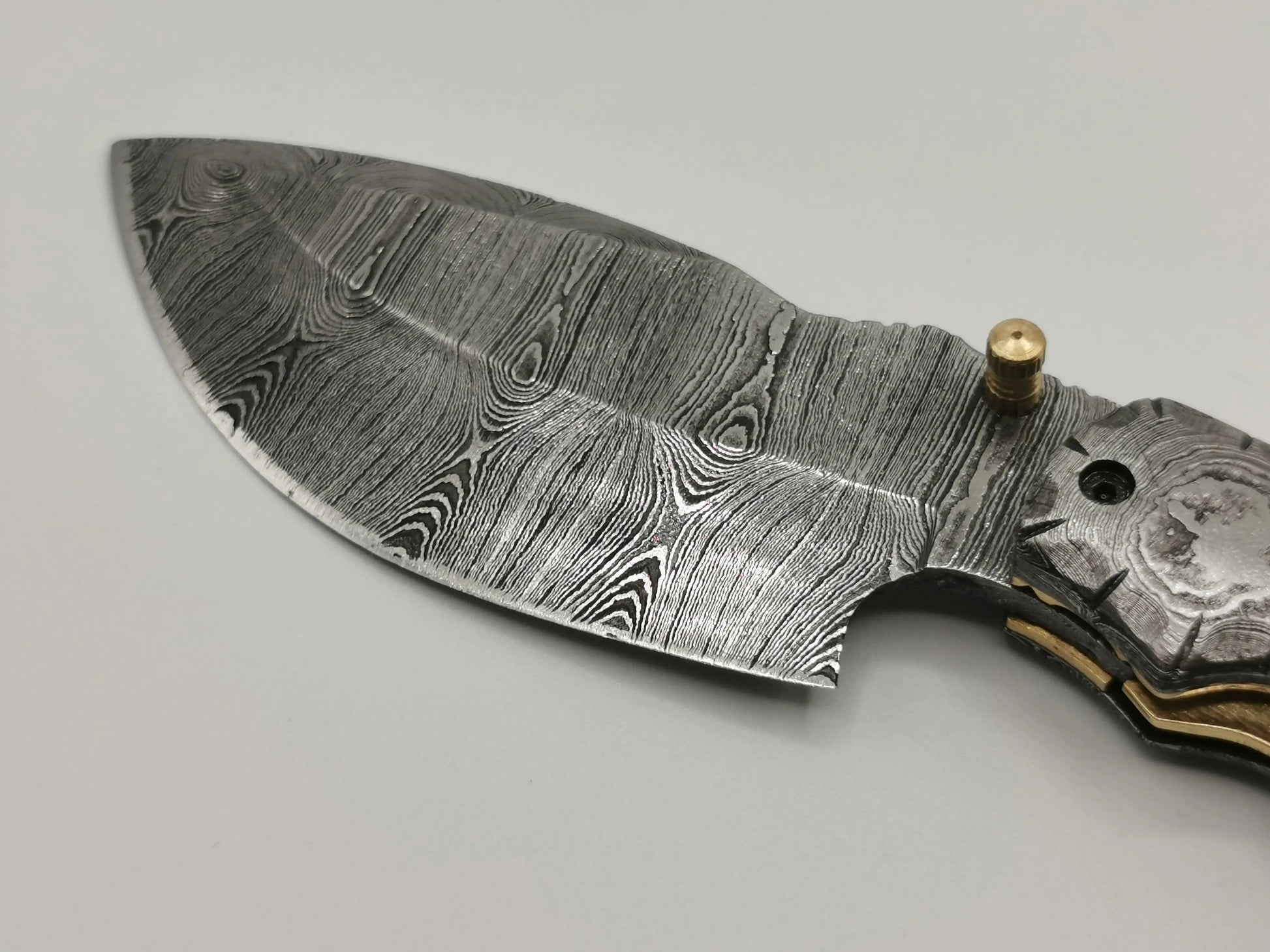 Couteau de Poche en Damas - Le Roussillon Hosteel