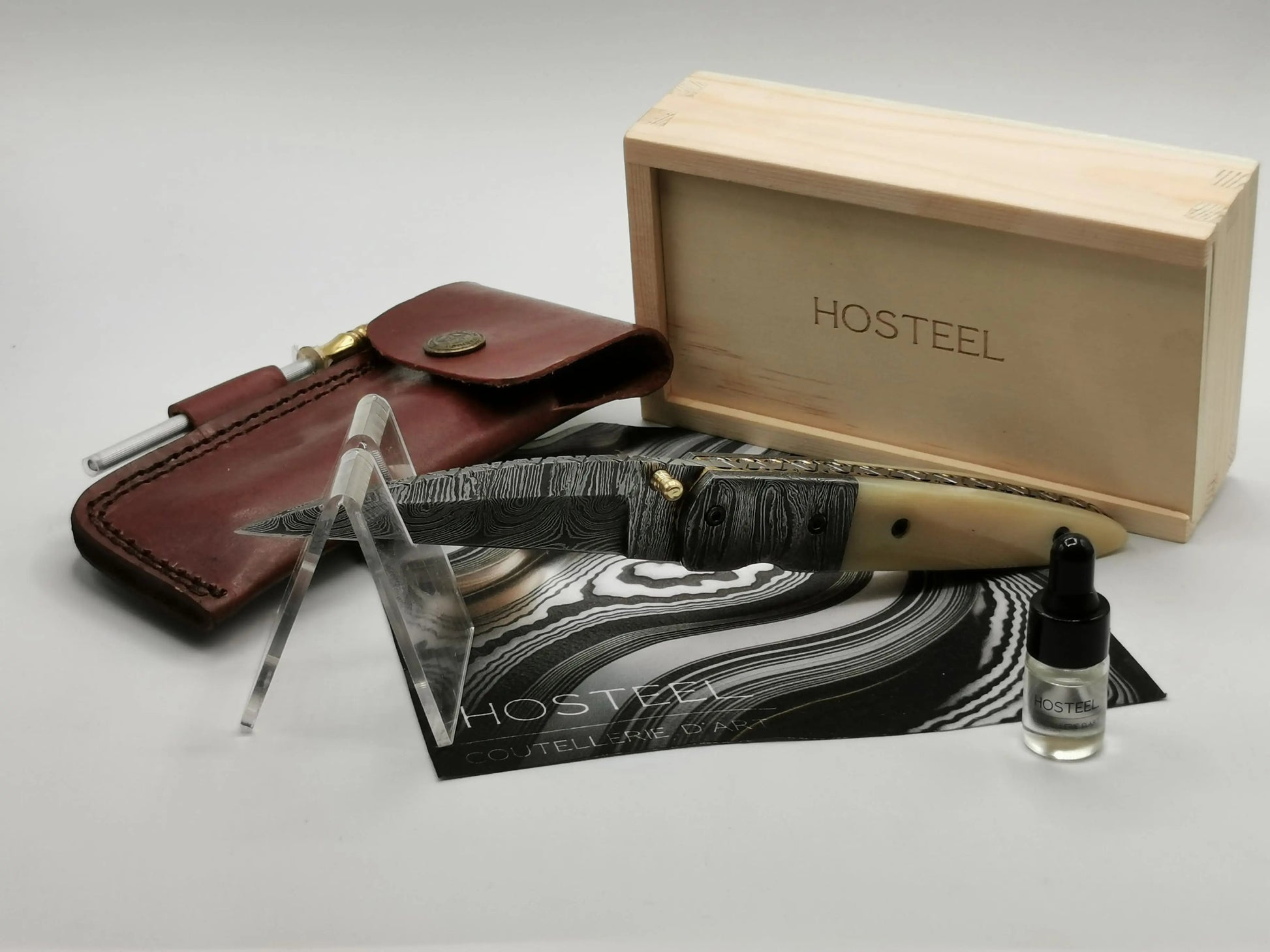 Couteau de Poche en Damas - Le Salicorne Hosteel