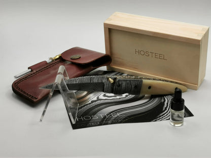 Couteau de Poche en Damas - Le Salicorne Hosteel