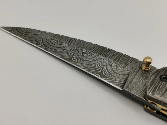 Couteau de Poche en Damas - Le Salicorne Hosteel