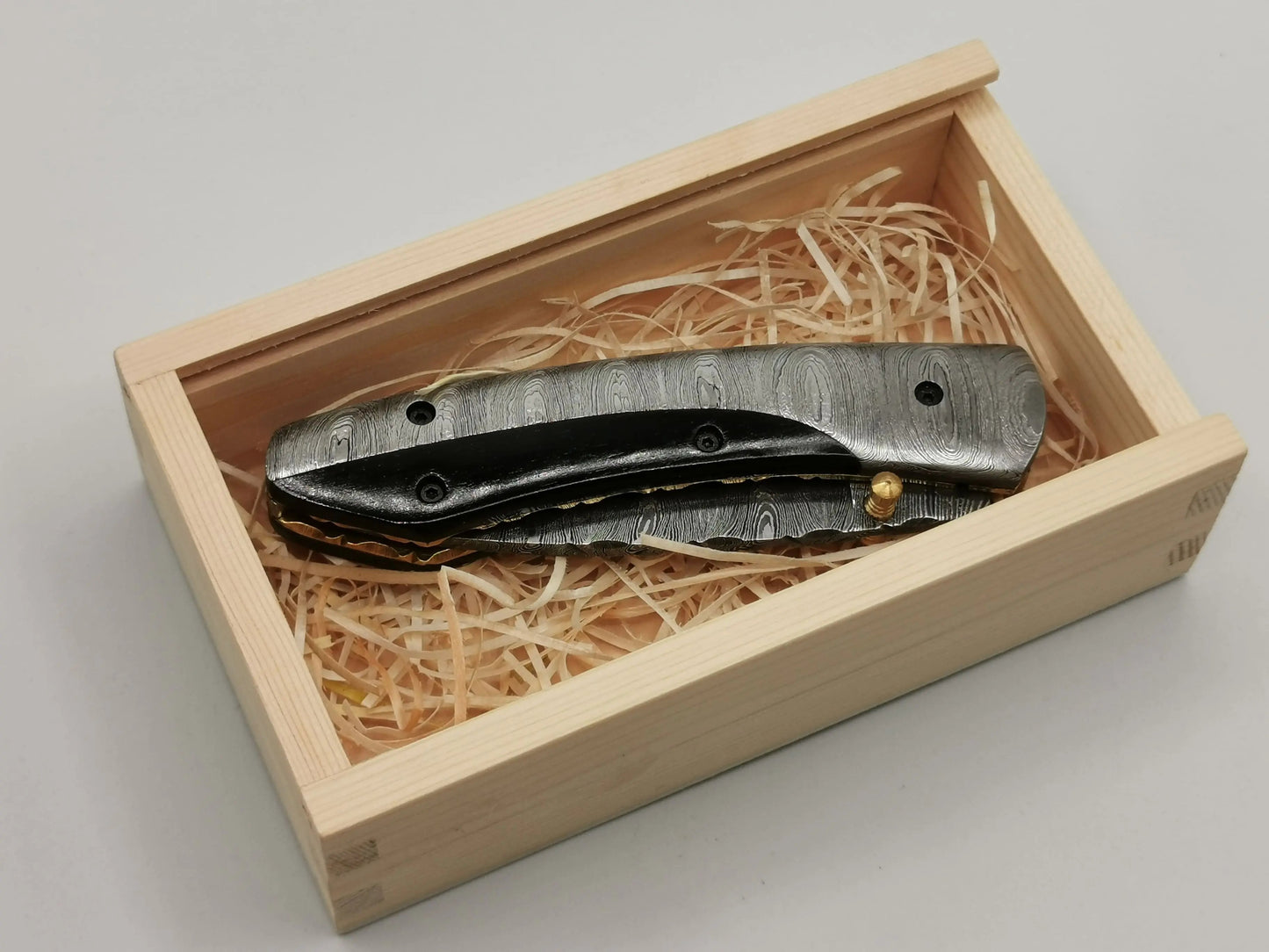 Couteau de Poche en Damas - Le Saren Hosteel