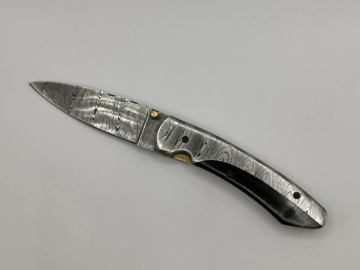 Couteau de Poche en Damas - Le Saren Hosteel