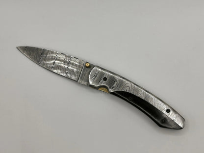 Couteau de Poche en Damas - Le Saren Hosteel