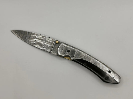 Couteau de Poche en Damas - Le Saren Hosteel