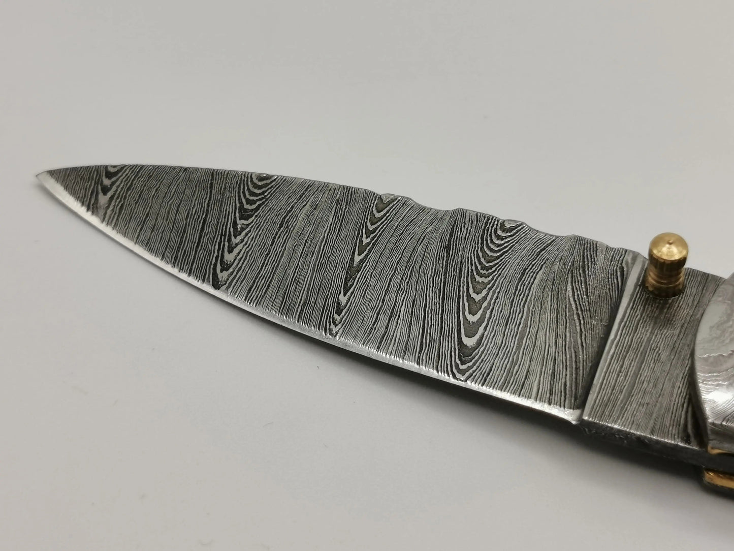 Couteau de Poche en Damas - Le Saren Hosteel