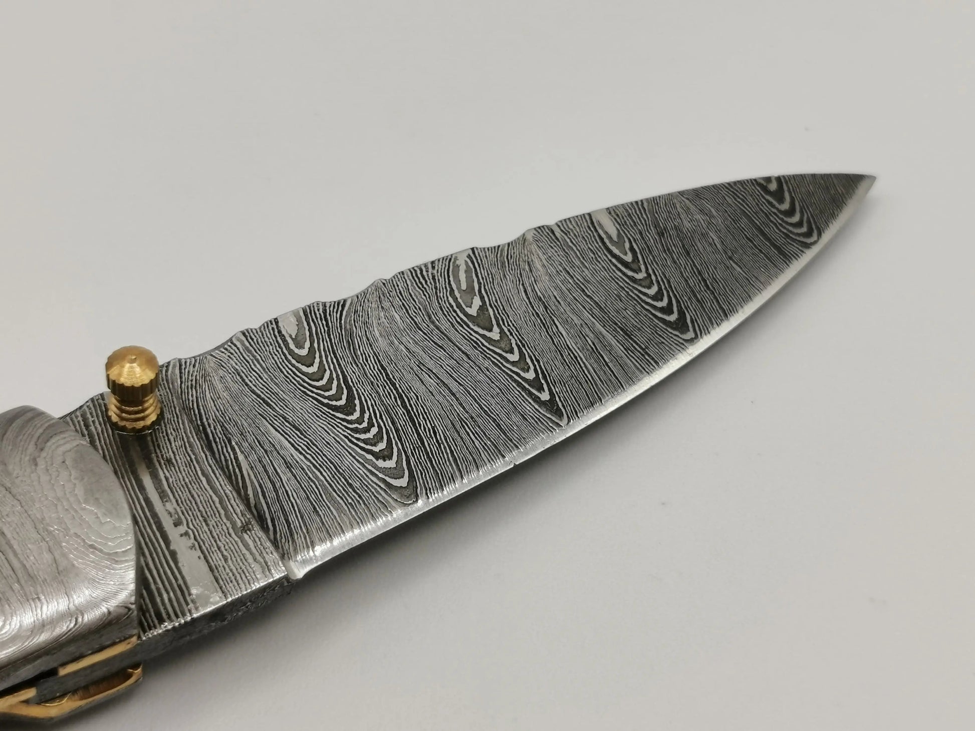 Couteau de Poche en Damas - Le Saren Hosteel