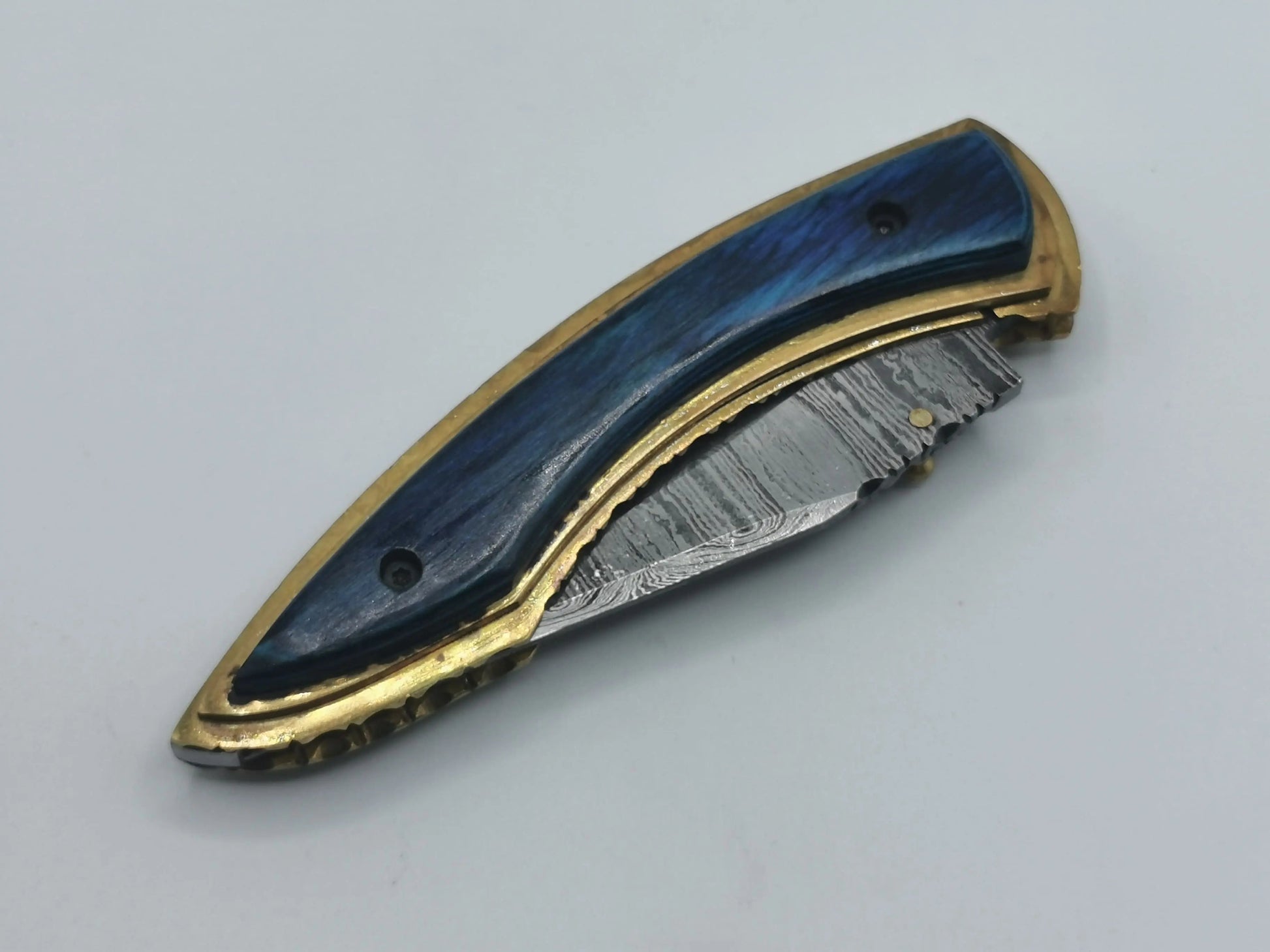 Couteau de Poche en Damas - Le Sirocco Hosteel