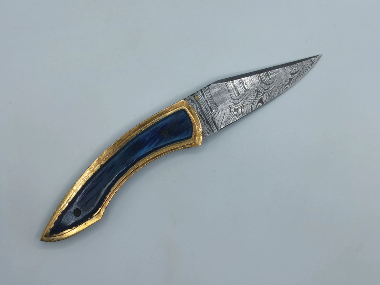 Couteau de Poche en Damas - Le Sirocco Hosteel