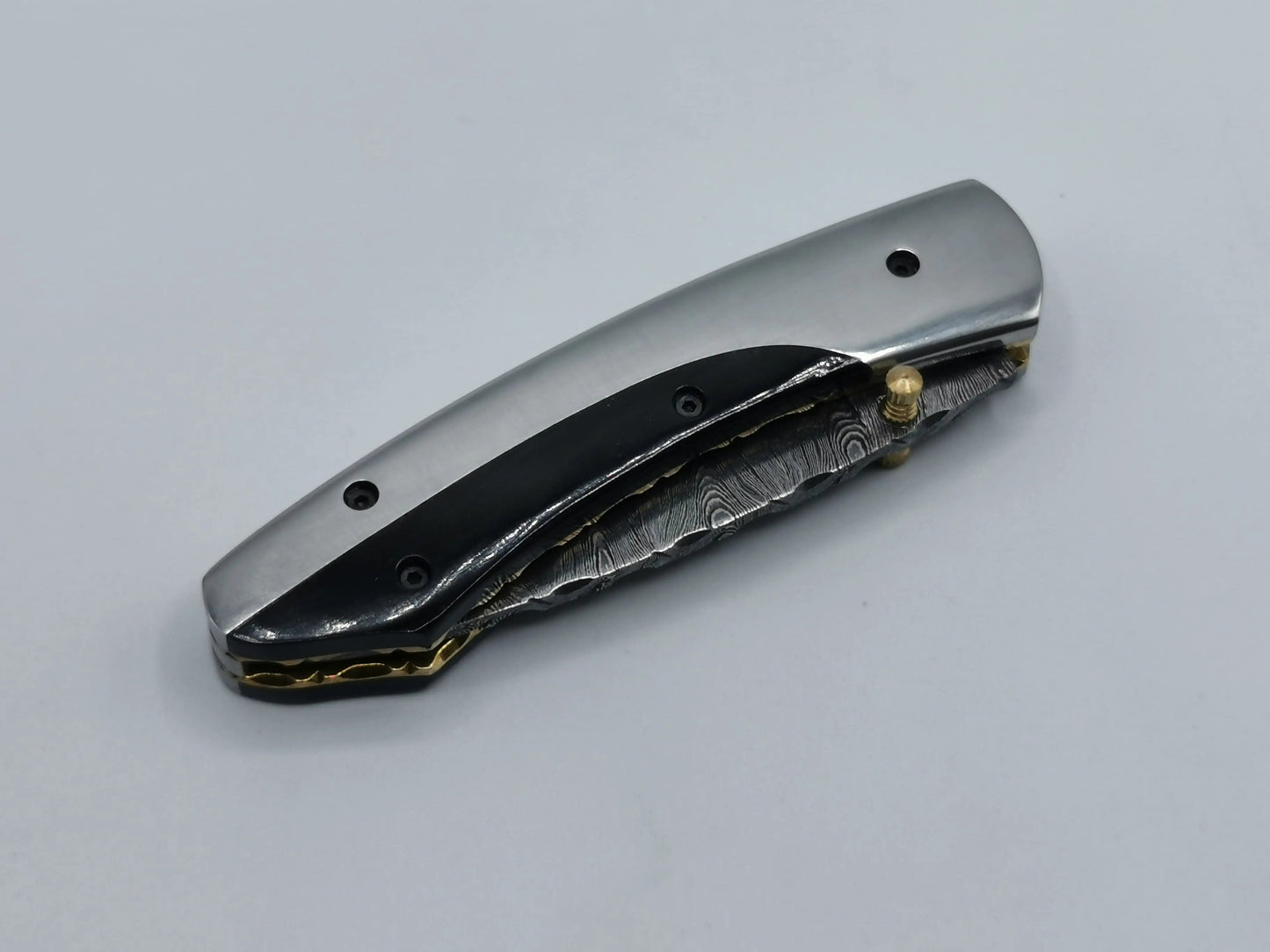 Couteau de Poche en Damas - Le Ventadou Hosteel