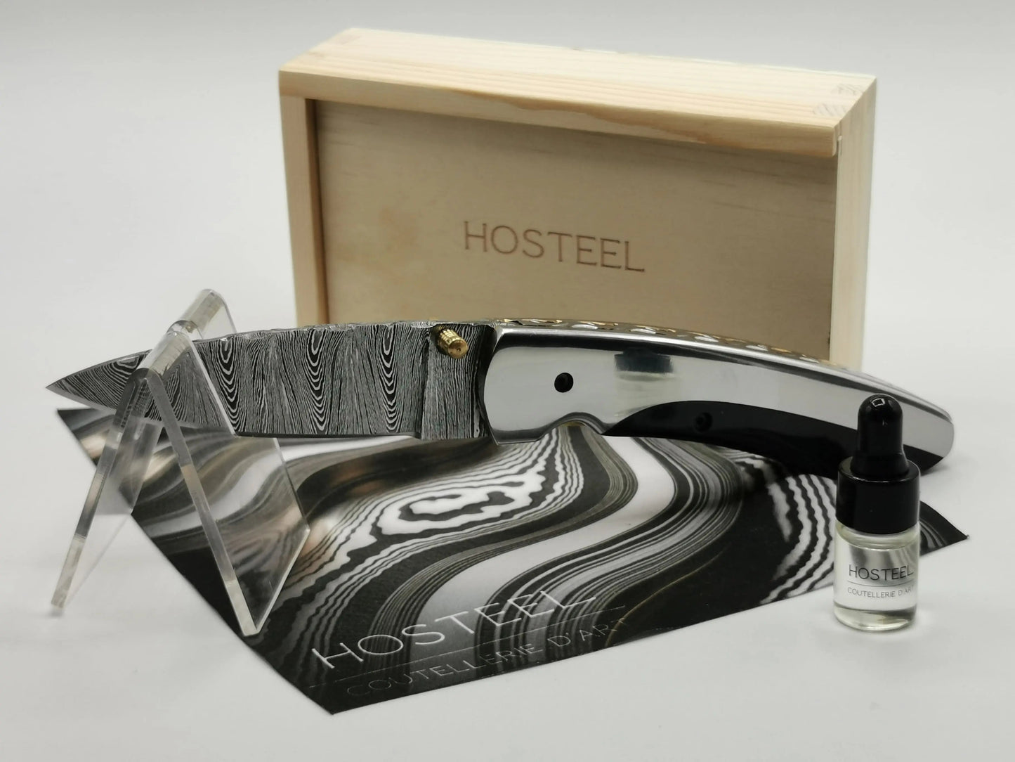 Couteau de Poche en Damas - Le Ventadou Hosteel