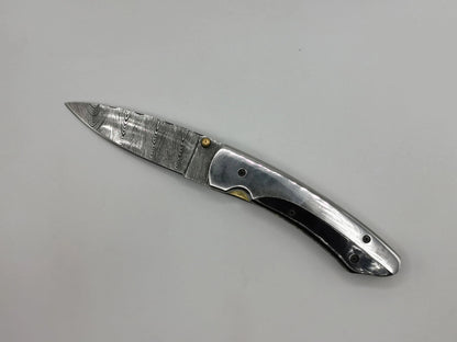 Couteau de Poche en Damas - Le Ventadou Hosteel