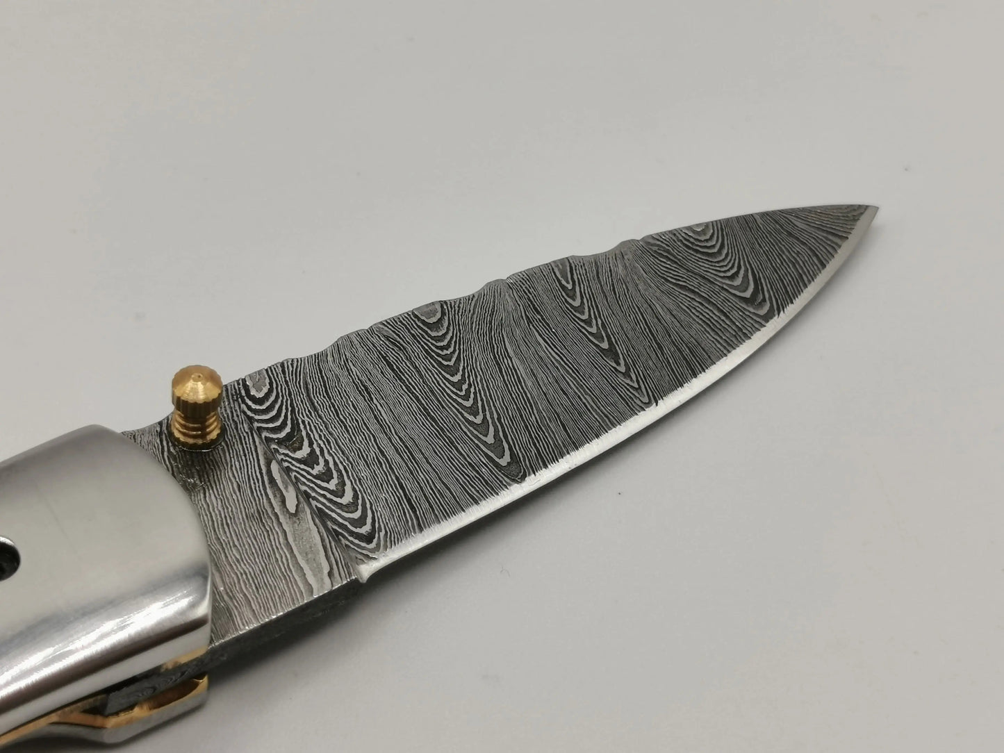 Couteau de Poche en Damas - Le Ventadou Hosteel