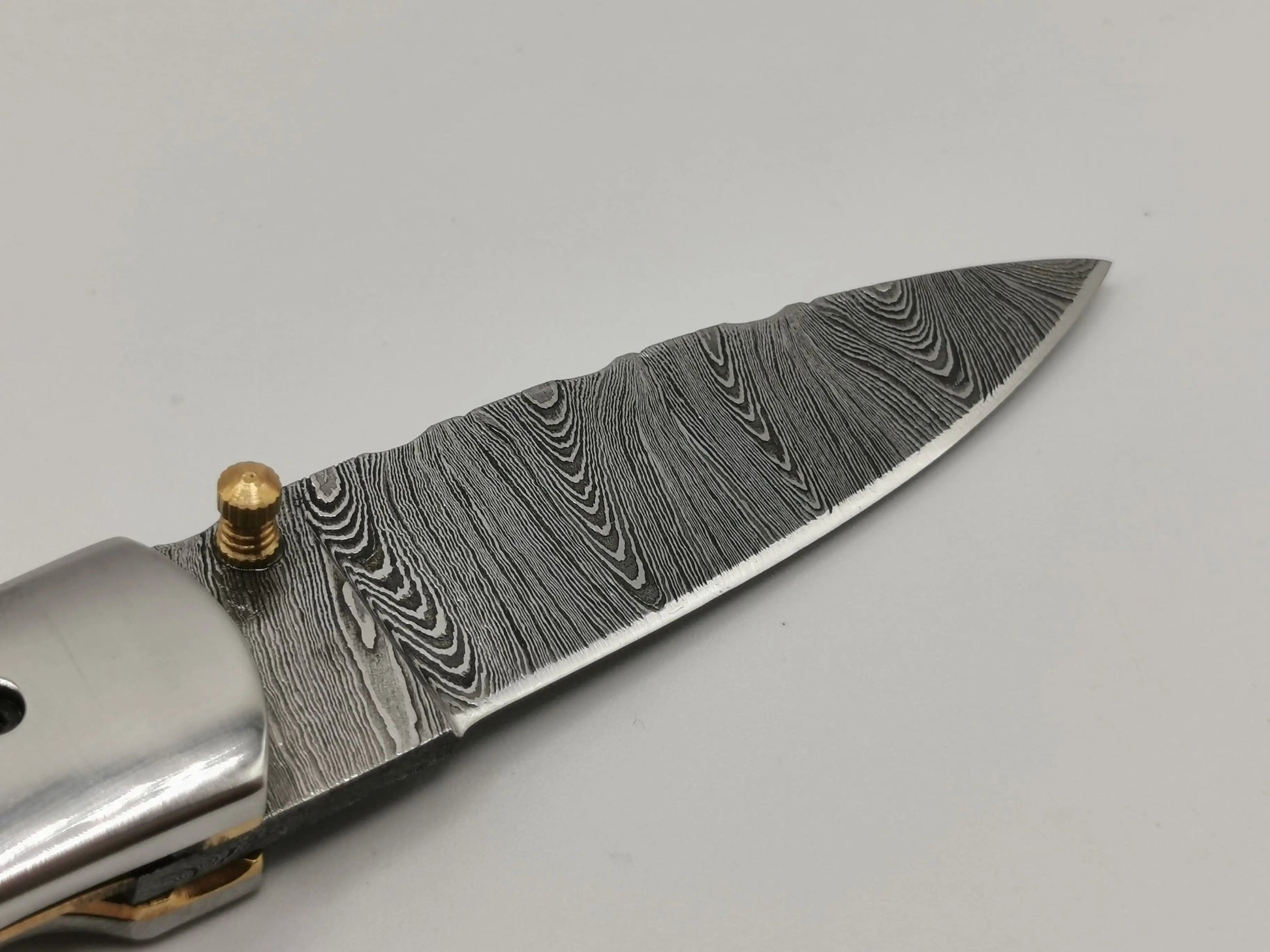 Couteau de Poche en Damas - Le Ventadou Hosteel