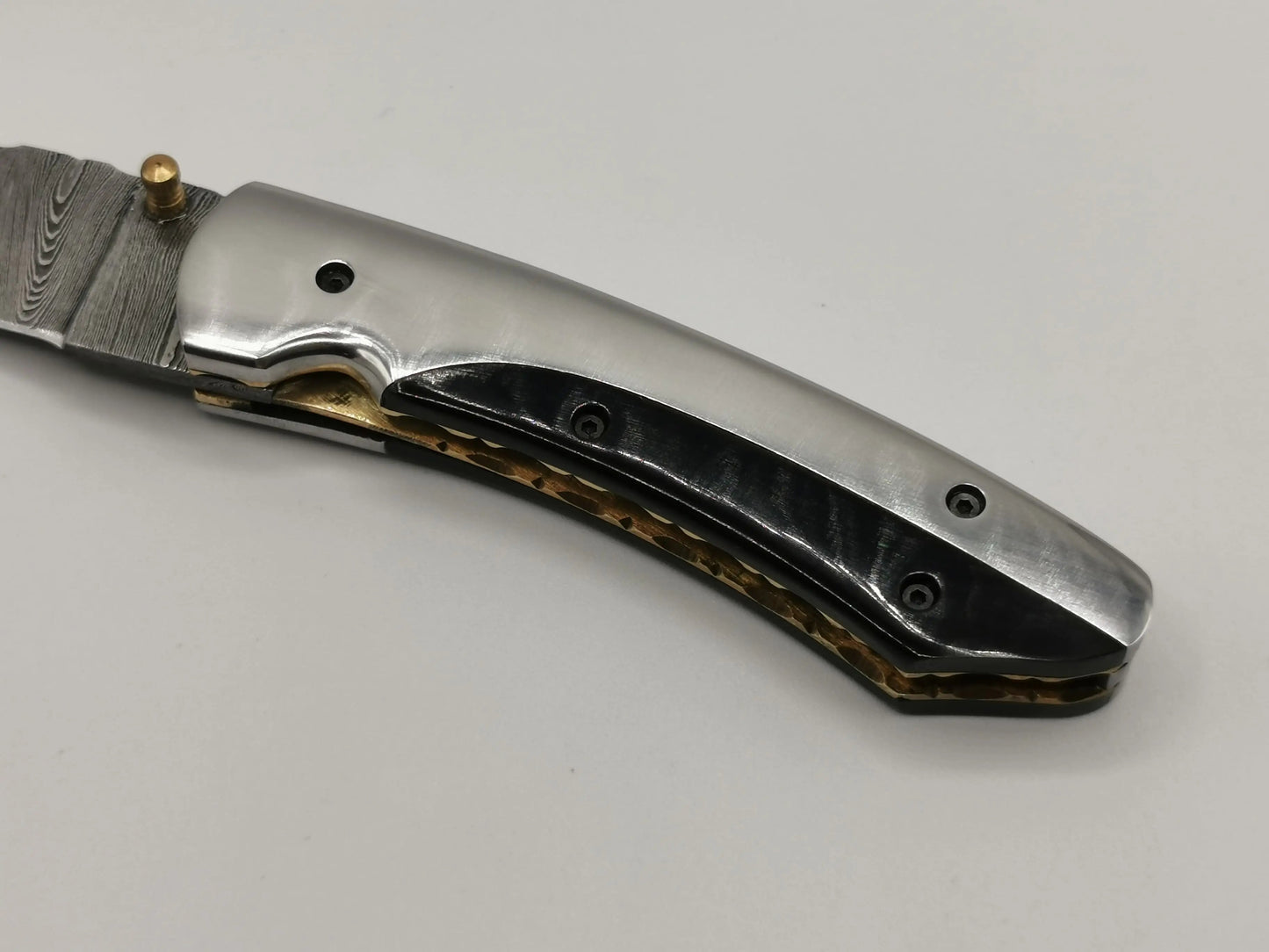 Couteau de Poche en Damas - Le Ventadou Hosteel