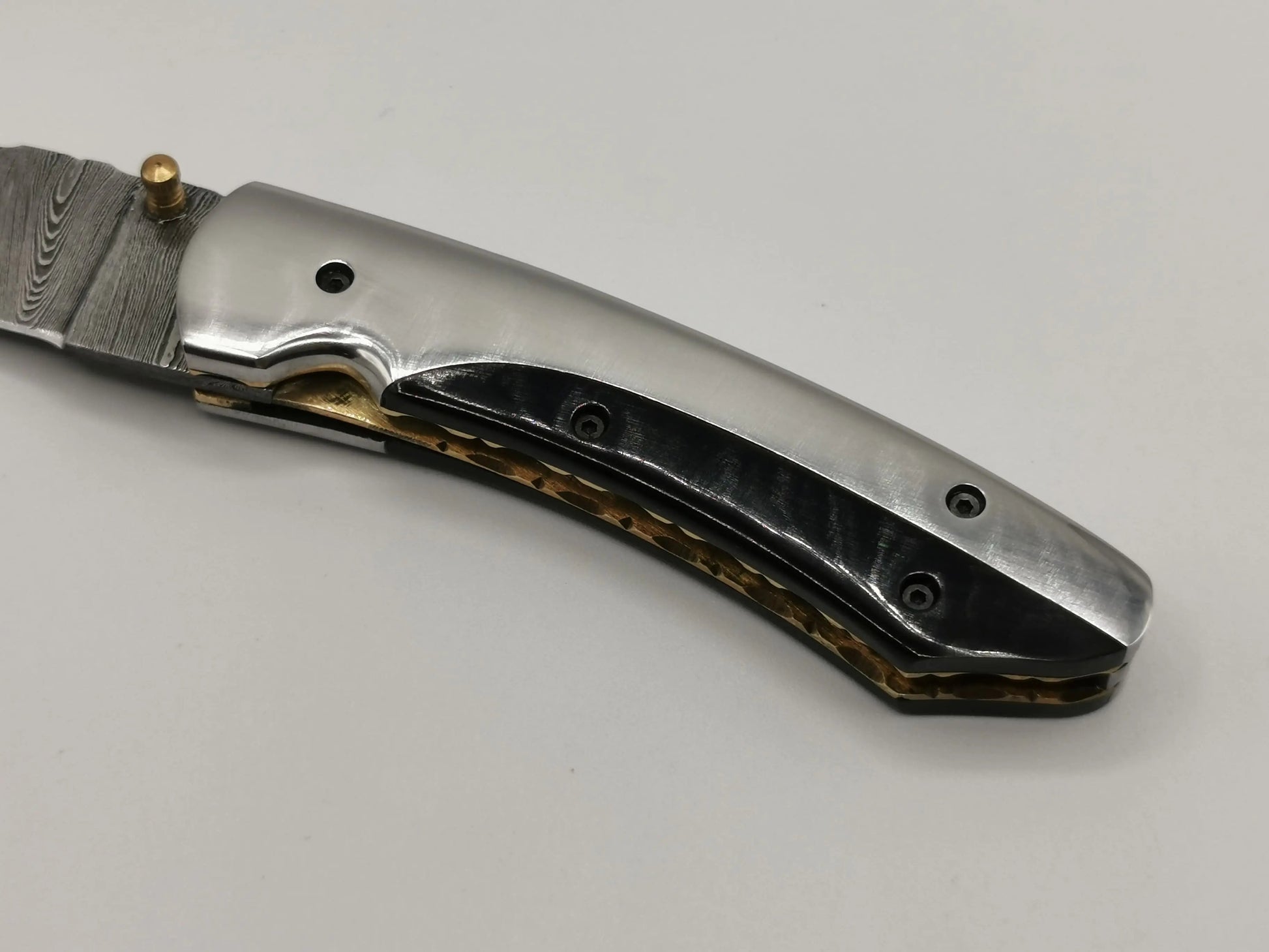 Couteau de Poche en Damas - Le Ventadou Hosteel