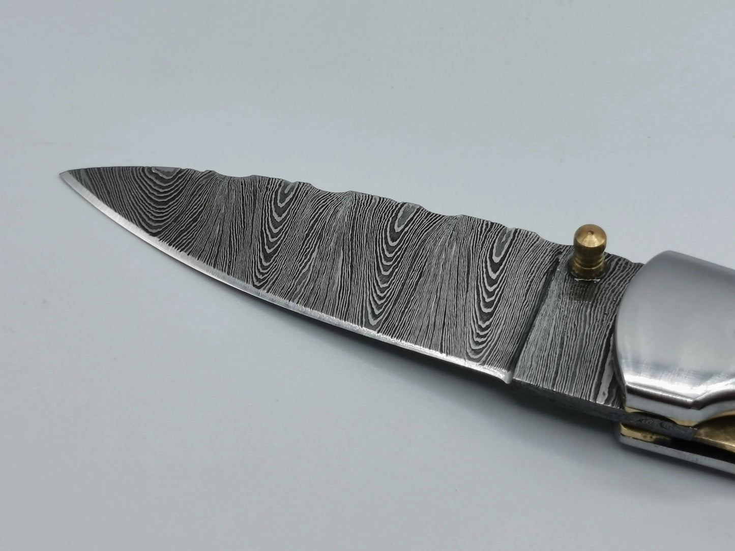 Couteau de Poche en Damas - Le Ventadou Hosteel