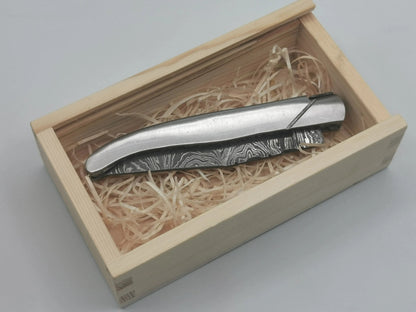 Couteau de Poche en Damas - Le Ventoux Hosteel