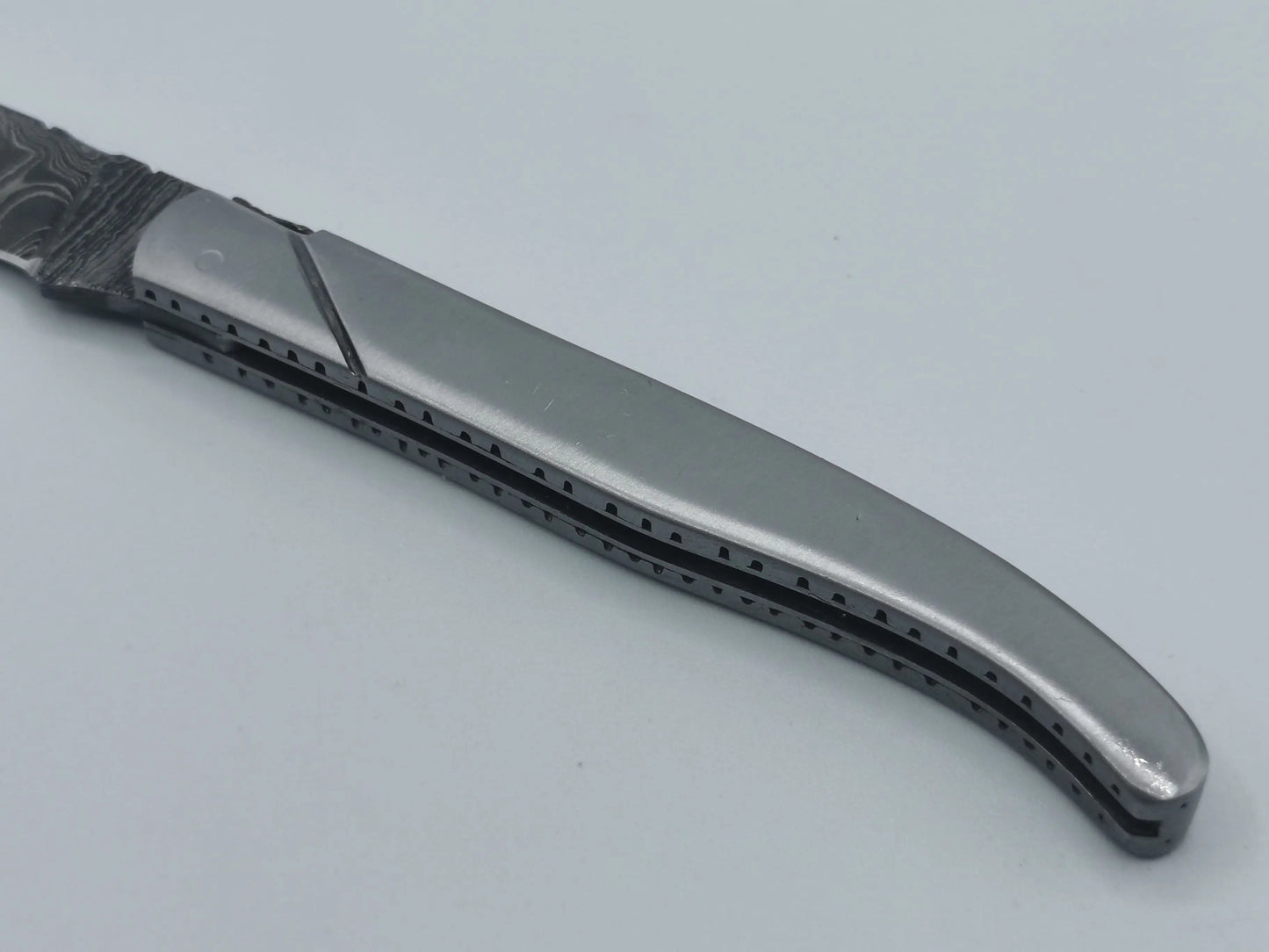 Couteau de Poche en Damas - Le Ventoux Hosteel