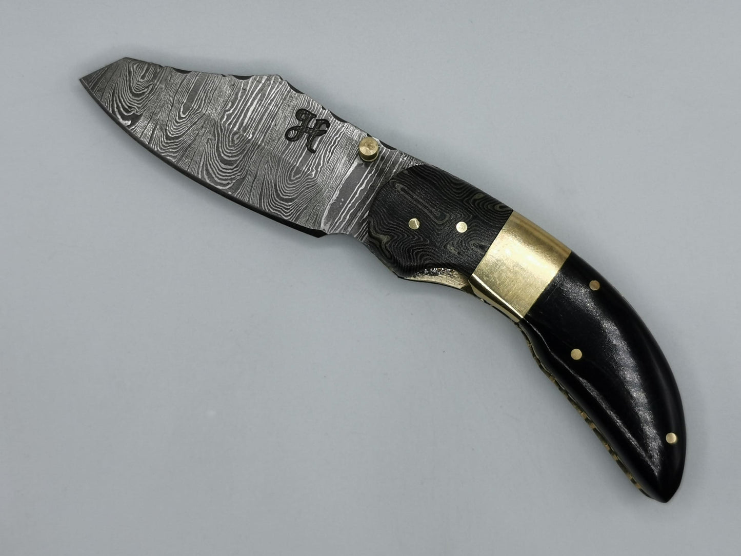 Couteau pliant acier damas Le Lou Venturi manche micarta et corne de buffle - Coutellerie Hosteel

