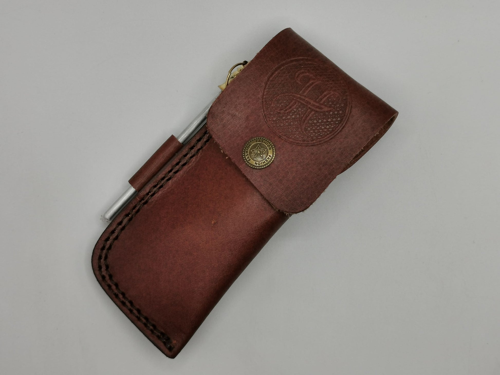 Étui en cuir de vachette cousu main pour couteau pliant Le Lou Venturi Hosteel