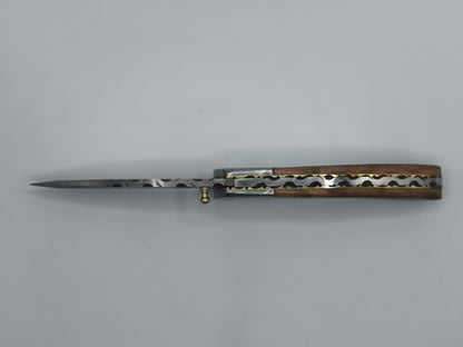 Couteau de poche Le Pagnol ouvert, vue de dessus, dos de lame

